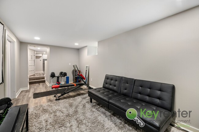 Building Photo - Delano District | Renovated 3 Bedroom 3 Ba...