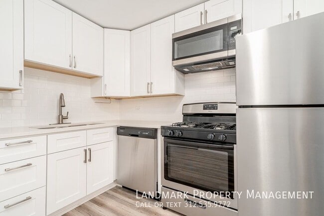 Building Photo - 9825 El Cameno Ln