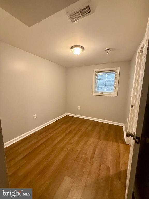 Building Photo - 1627 Quarter Ave