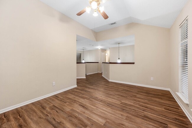 Building Photo - 1835 Taylor Creek Dr