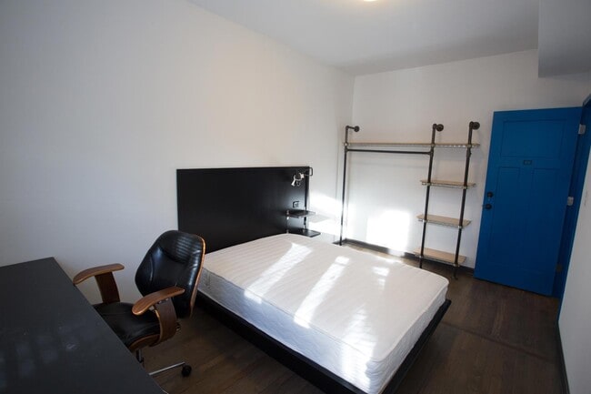 Interior Photo - 5300 S. Drexel Avenue