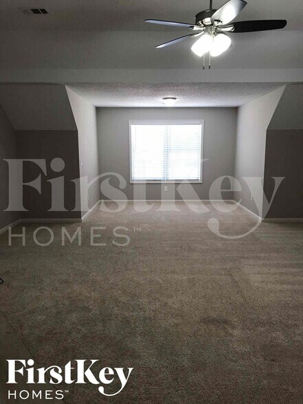 Building Photo - 25 Windsor Way