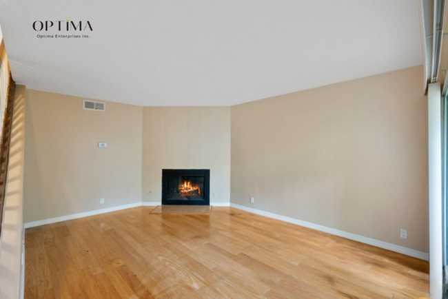Building Photo - Spacious 3-Bedroom Condo with Private Gara...
