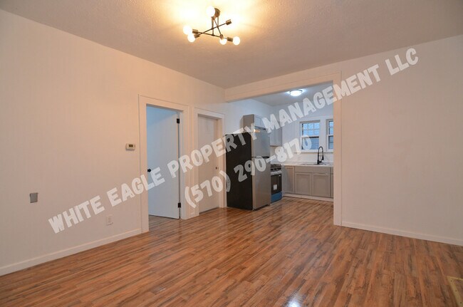 Building Photo - 12 Lake St