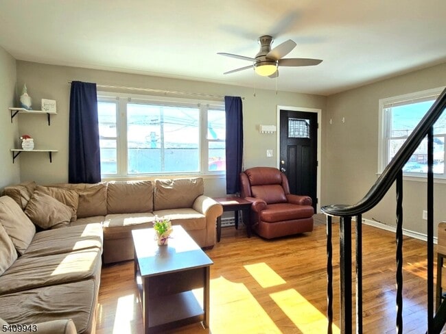 Building Photo - 708A Farrand St