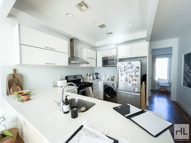 Building Photo - JACKSON STREET / Williamsburg Brooklyn / E...