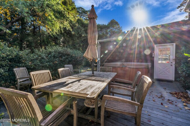 Building Photo - 2420 Cedar St