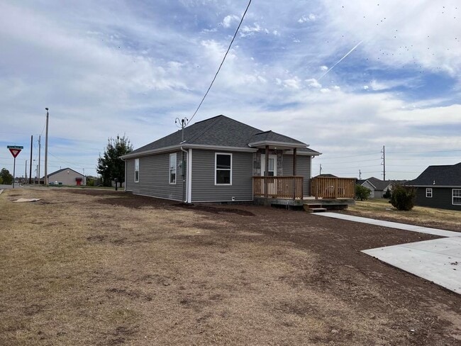 Building Photo - 2502 Annie Baxter Ave