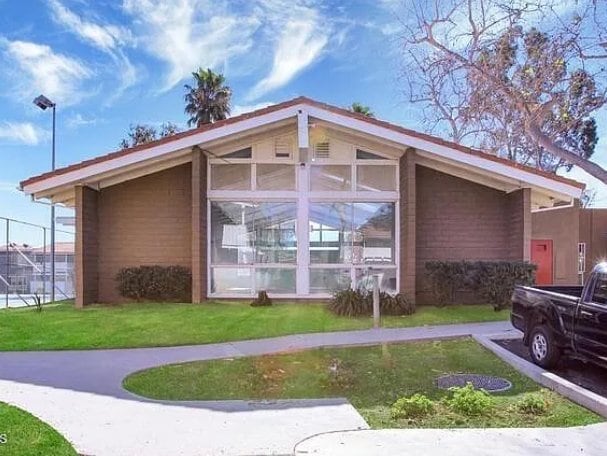 Building Photo - 1300 Saratoga Ave