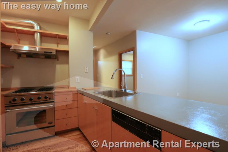 Building Photo - 132 Columbia St