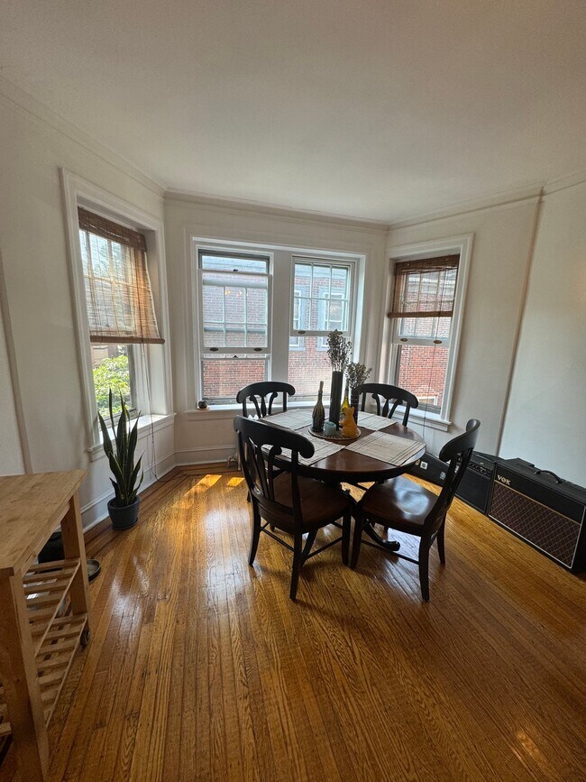 Building Photo - 315 S 46th St