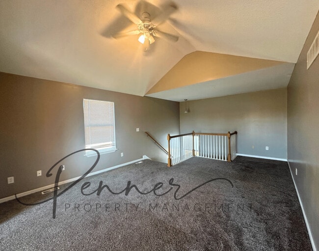 Building Photo - 1017 NW Willow Dr