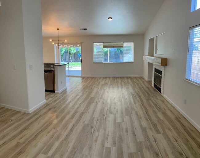 Building Photo - 5200 Dunham Ct