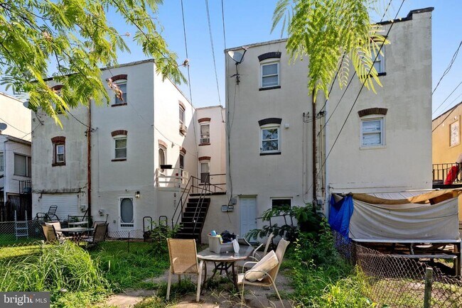 Building Photo - 540 46th St