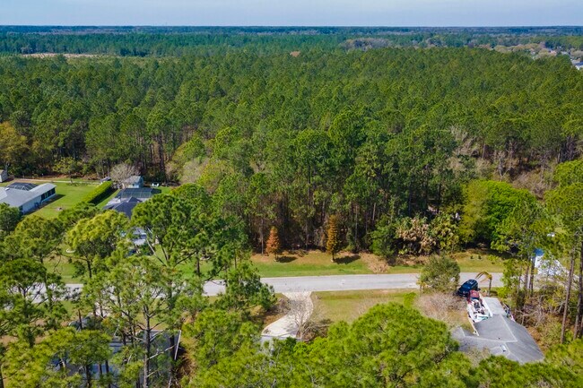 Building Photo - 4040 Red Pine Ln