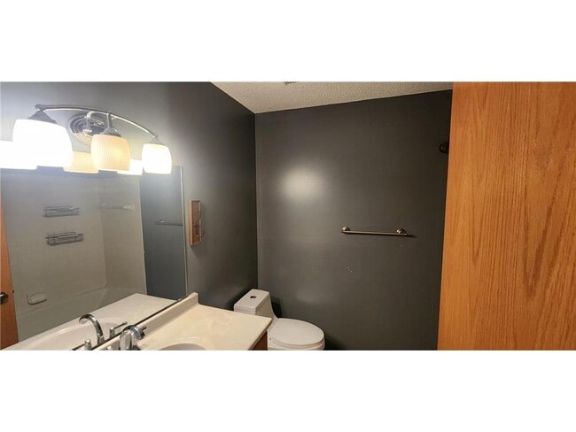 Building Photo - 5505 Orleans Ln N