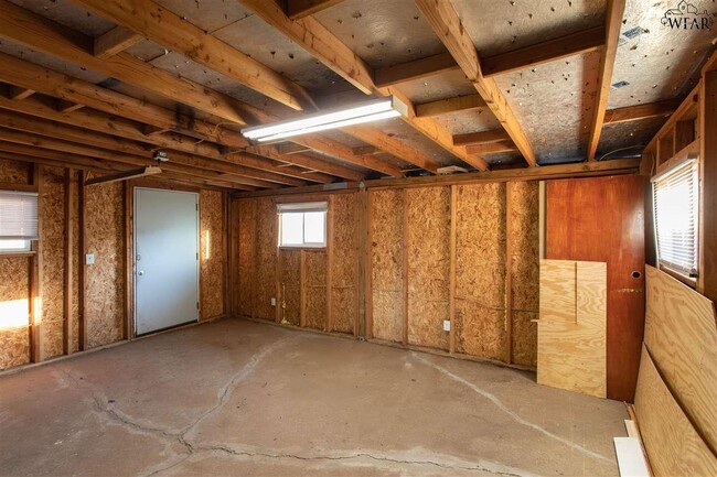 Building Photo - 2939 Moffett Ave