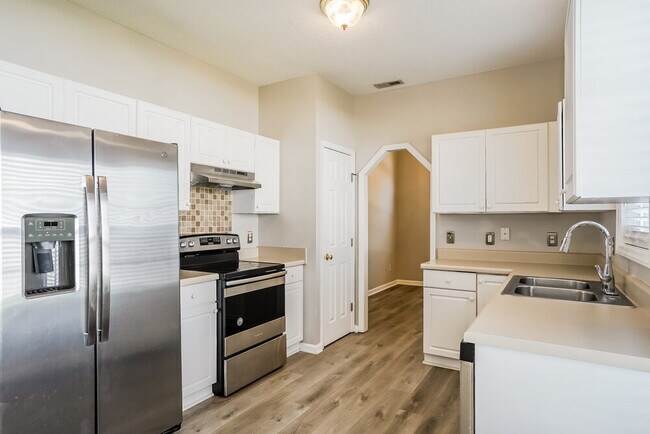 Building Photo - 108 Acropolis Pl