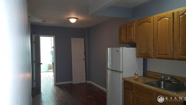 Building Photo - 34 Orchard St