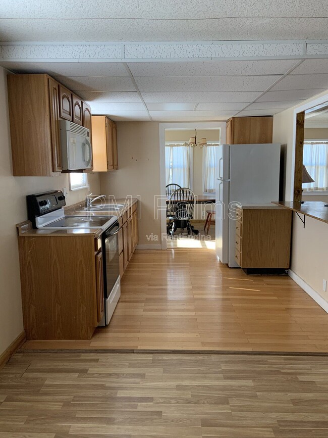 Building Photo - 2026 Shady Cove Dr