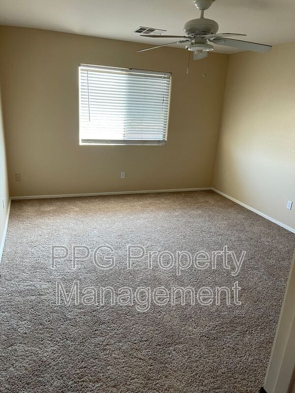 Building Photo - 11824 N 144th Dr