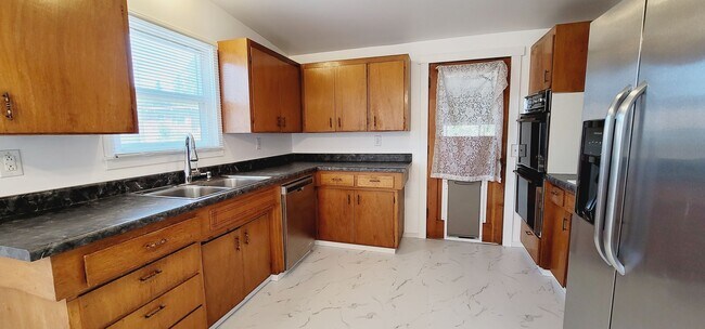 Building Photo - 13240 22nd Ave S