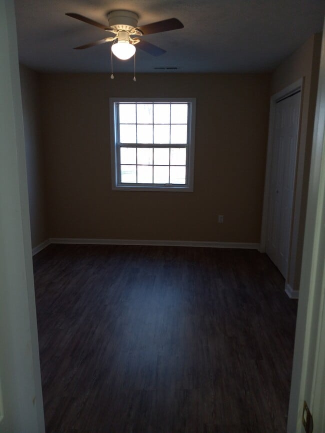 Building Photo - 589 Blue River Ct