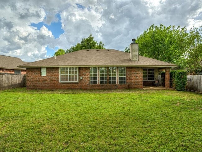 Building Photo - Edmond!