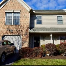 Building Photo - 104 Hunters Ridge Dr