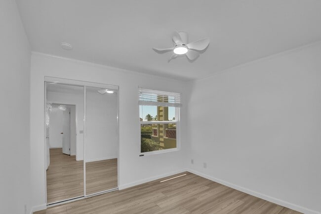 Building Photo - Fairway Terrace 2 bed 2 bath ground floor ...