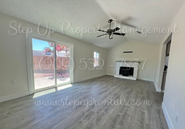 Building Photo - Beautifully Updated 4-Bedroom Home on Half...