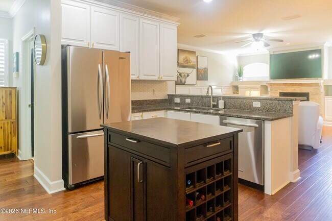 Building Photo - 904 Gallier Pl