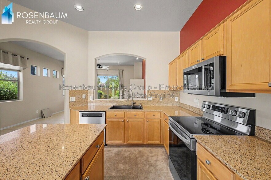 Building Photo - 6747 E Kilkenny Pl