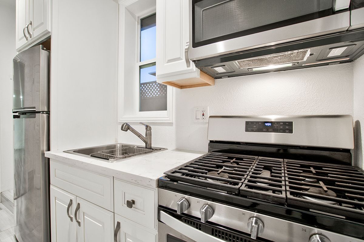 Building Photo - 1351 Eastshore Dr