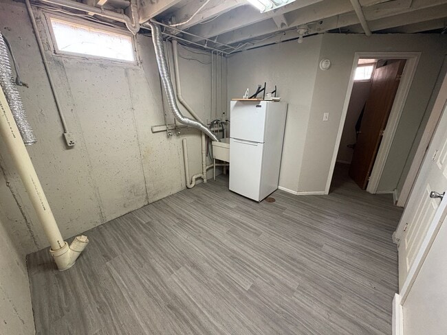 Building Photo - Centrally Located 3 bedroom home