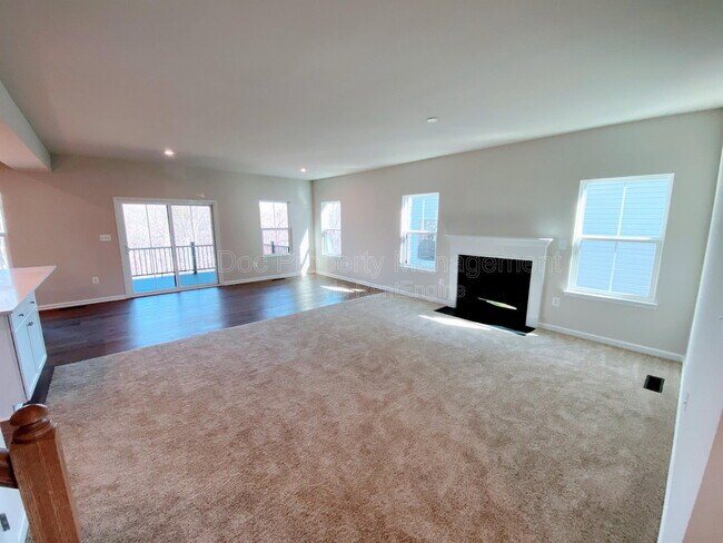 Building Photo - 1226 City View Ln