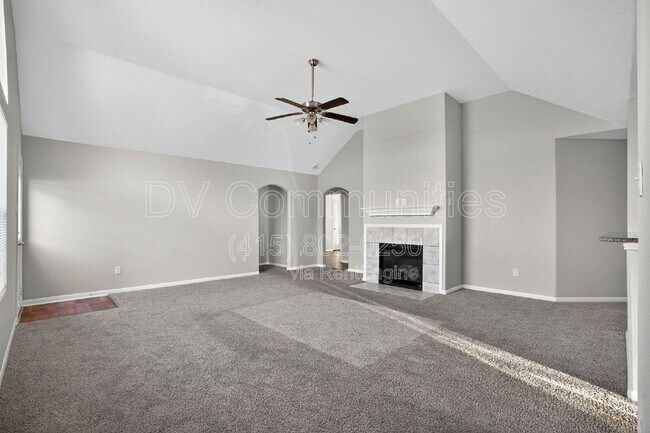 Building Photo - 18506 W Hardy Rd