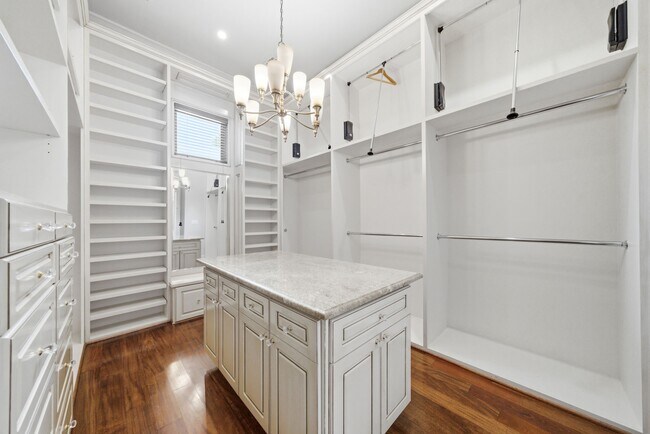 Building Photo - 5339 Tilbury Dr