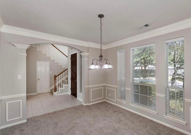 Building Photo - 10115 Cottonwood Canyon Dr