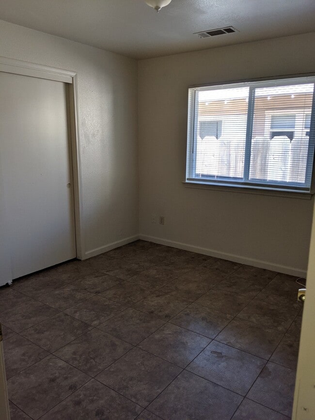 Building Photo - Coming Soon! Four Bedroom Duplex in North ...