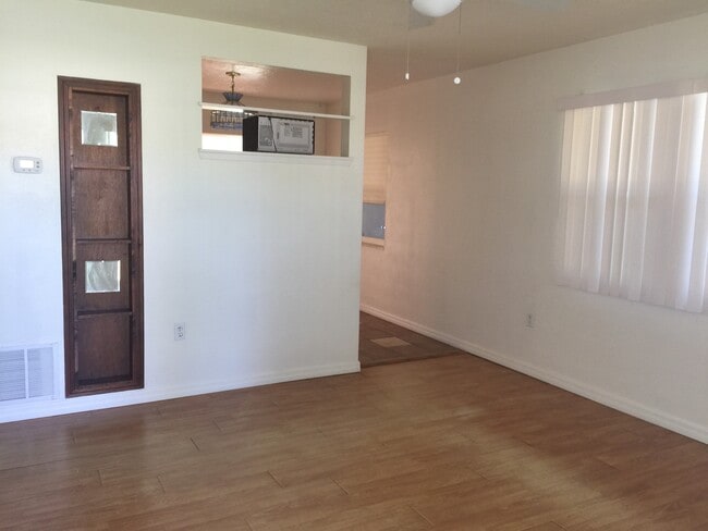 Building Photo - 3310 New England St