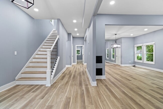 Building Photo - Stunning Fully Renovated Home in the Heart of Historic Oakland City