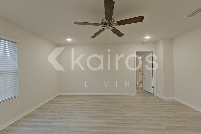 Building Photo - 408 Monarch Ln