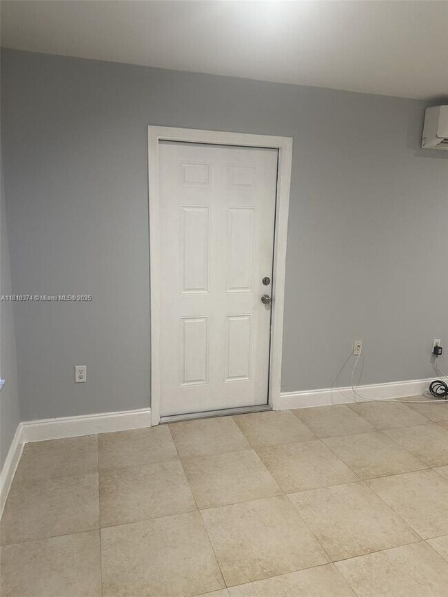 Building Photo - 13005 SW 116th Ct