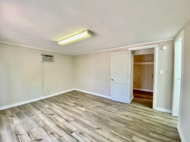 Building Photo - 109 Harmons Way