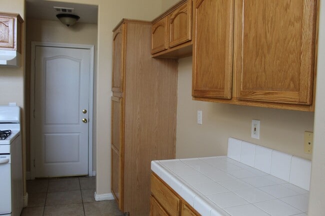 Building Photo - Silver Creek Home