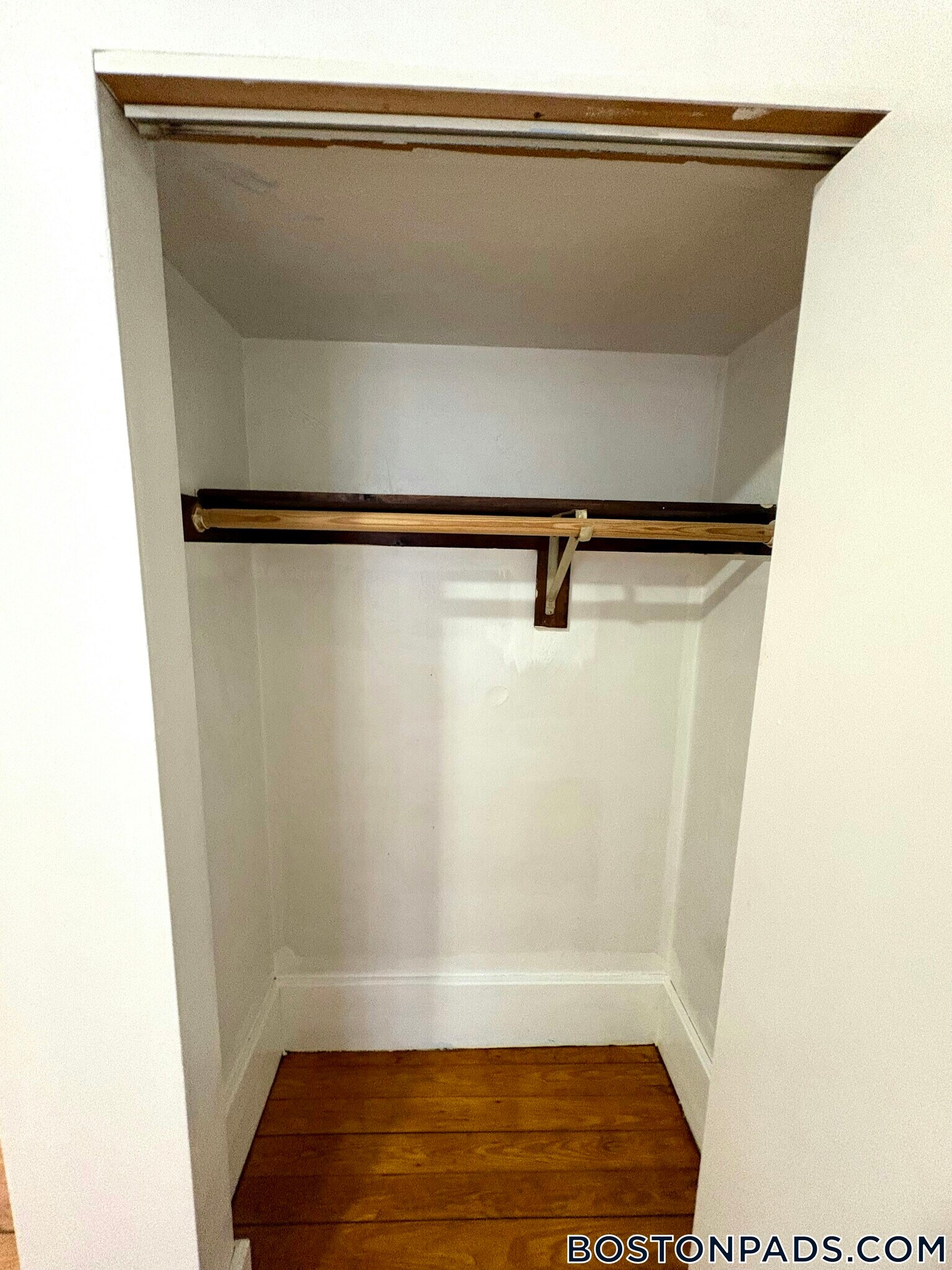 Building Photo - 4 Centre St