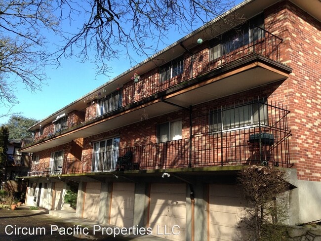 Building Photo - 2 br, 1 bath Apartment - 1925 NE 19th Ave.