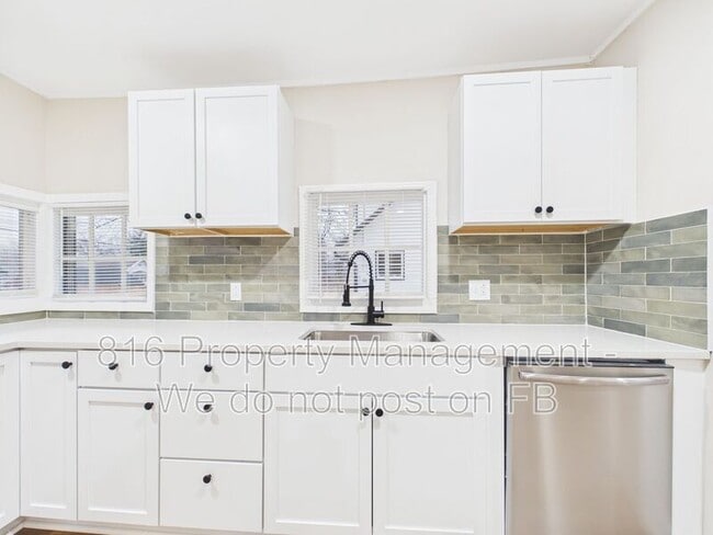 Building Photo - 641 S Huttig Ave