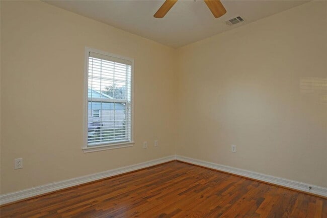 Building Photo - 12010 11th St